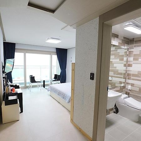 The Four Hills Jeju Hotel Exterior photo