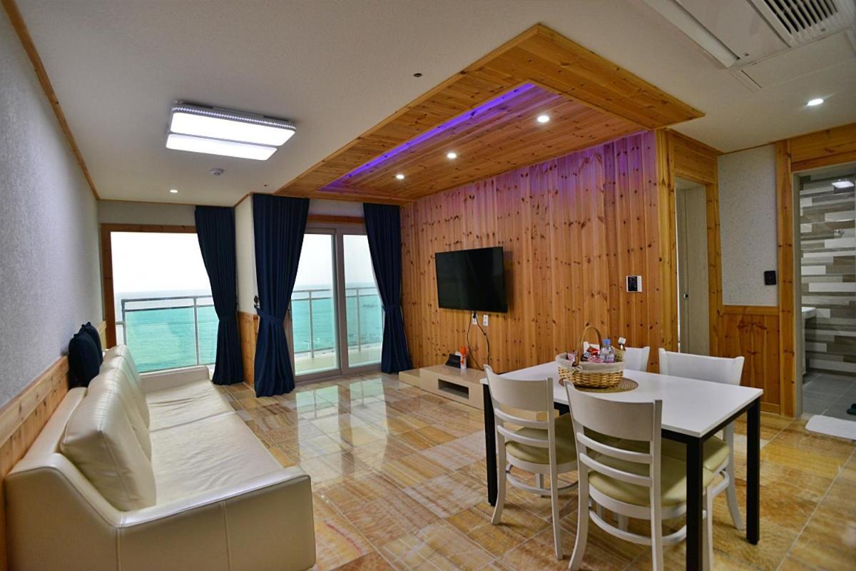 The Four Hills Jeju Hotel Exterior photo