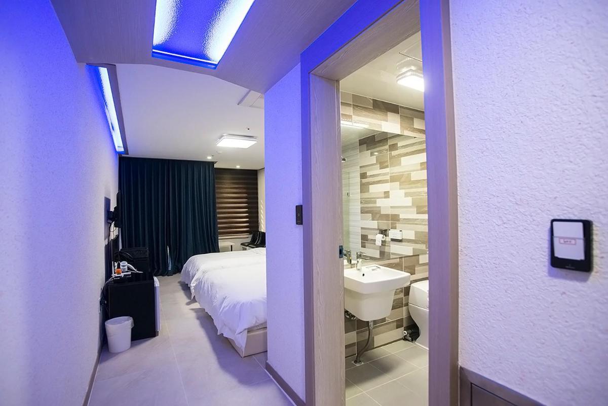 The Four Hills Jeju Hotel Exterior photo