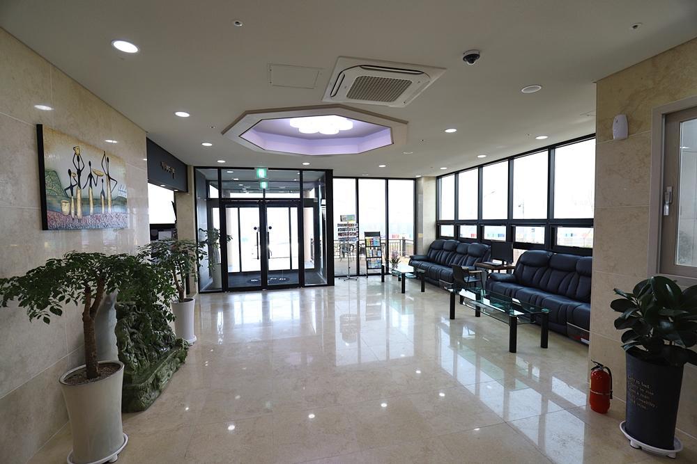 The Four Hills Jeju Hotel Exterior photo