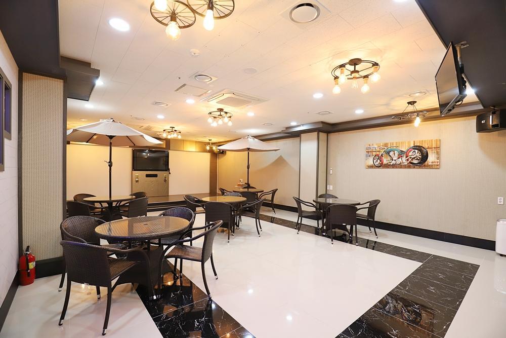 The Four Hills Jeju Hotel Exterior photo