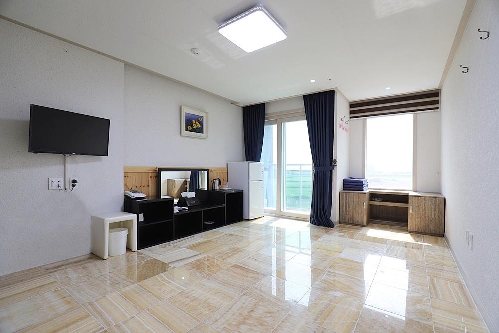 The Four Hills Jeju Hotel Exterior photo